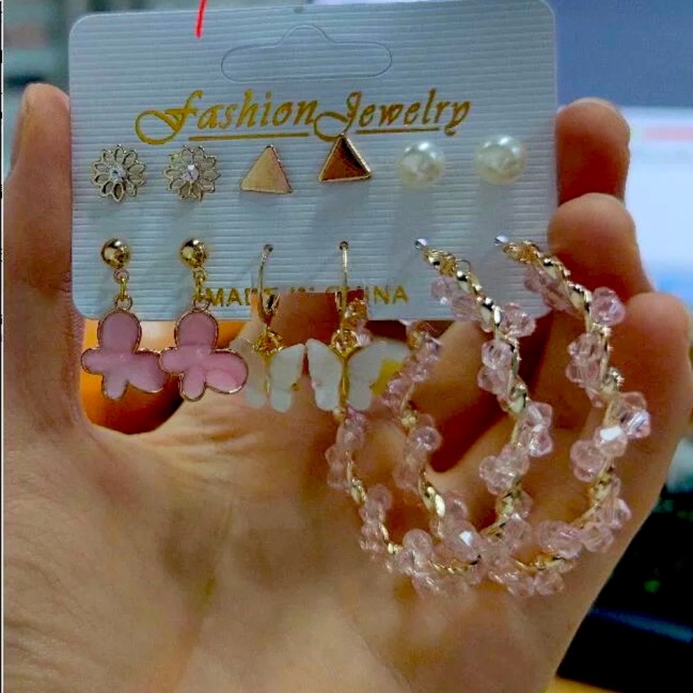 Acrylic fashion earrings